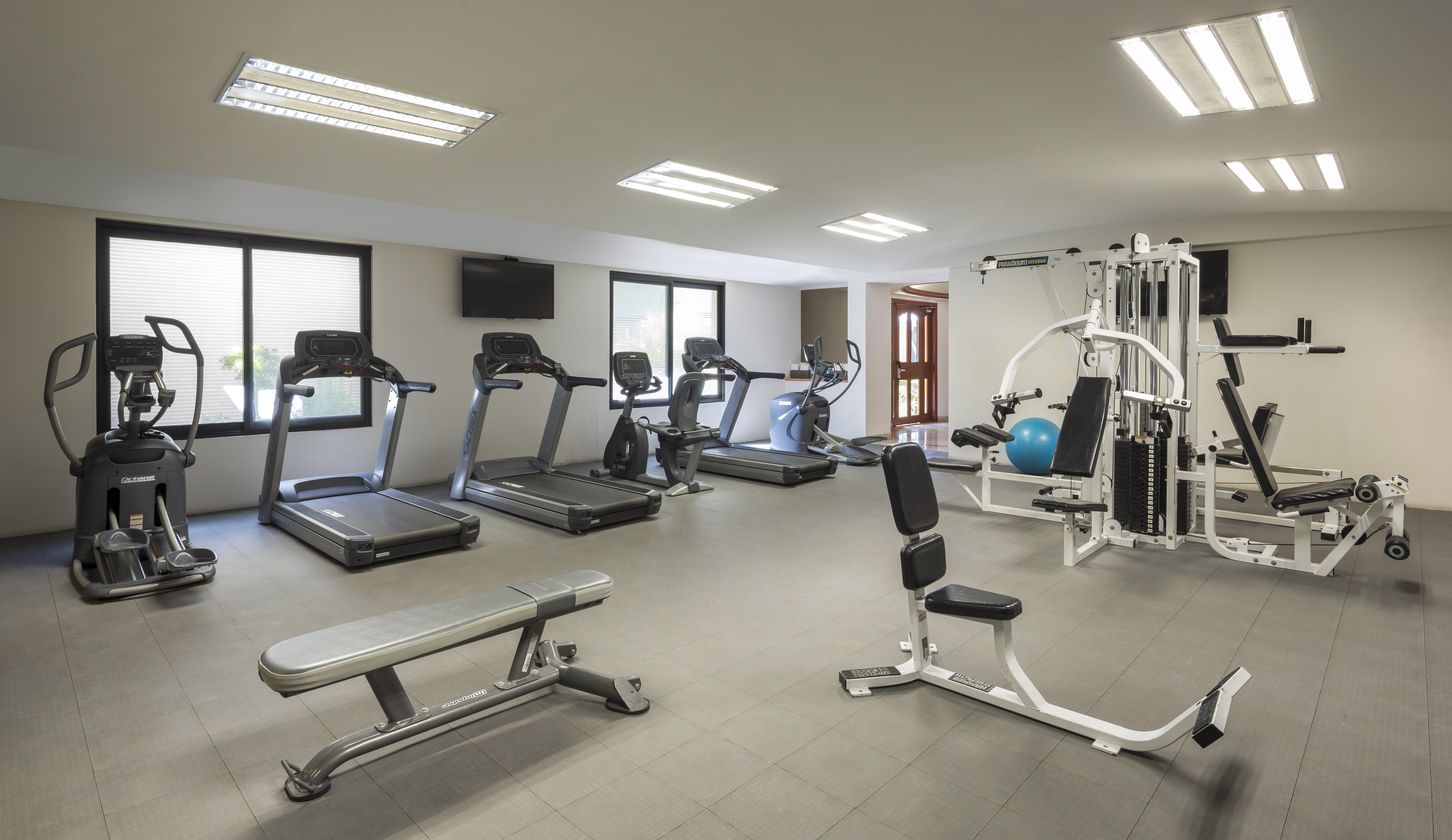 Camino Real Guadalajara Ξενοδοχείο Zapopan Εξωτερικό φωτογραφία The gym at the hotel