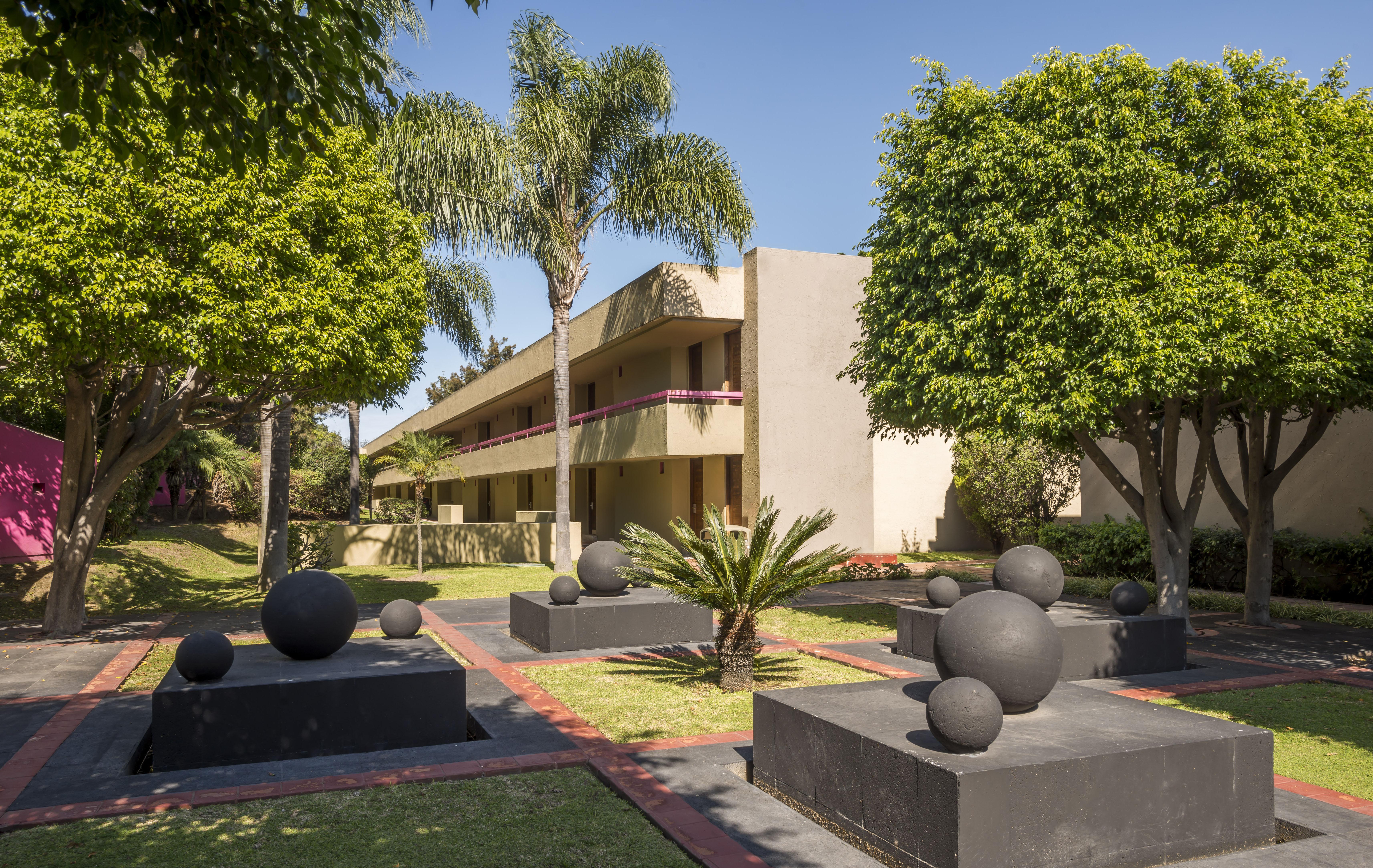Camino Real Guadalajara Ξενοδοχείο Zapopan Εξωτερικό φωτογραφία The hotel's grounds