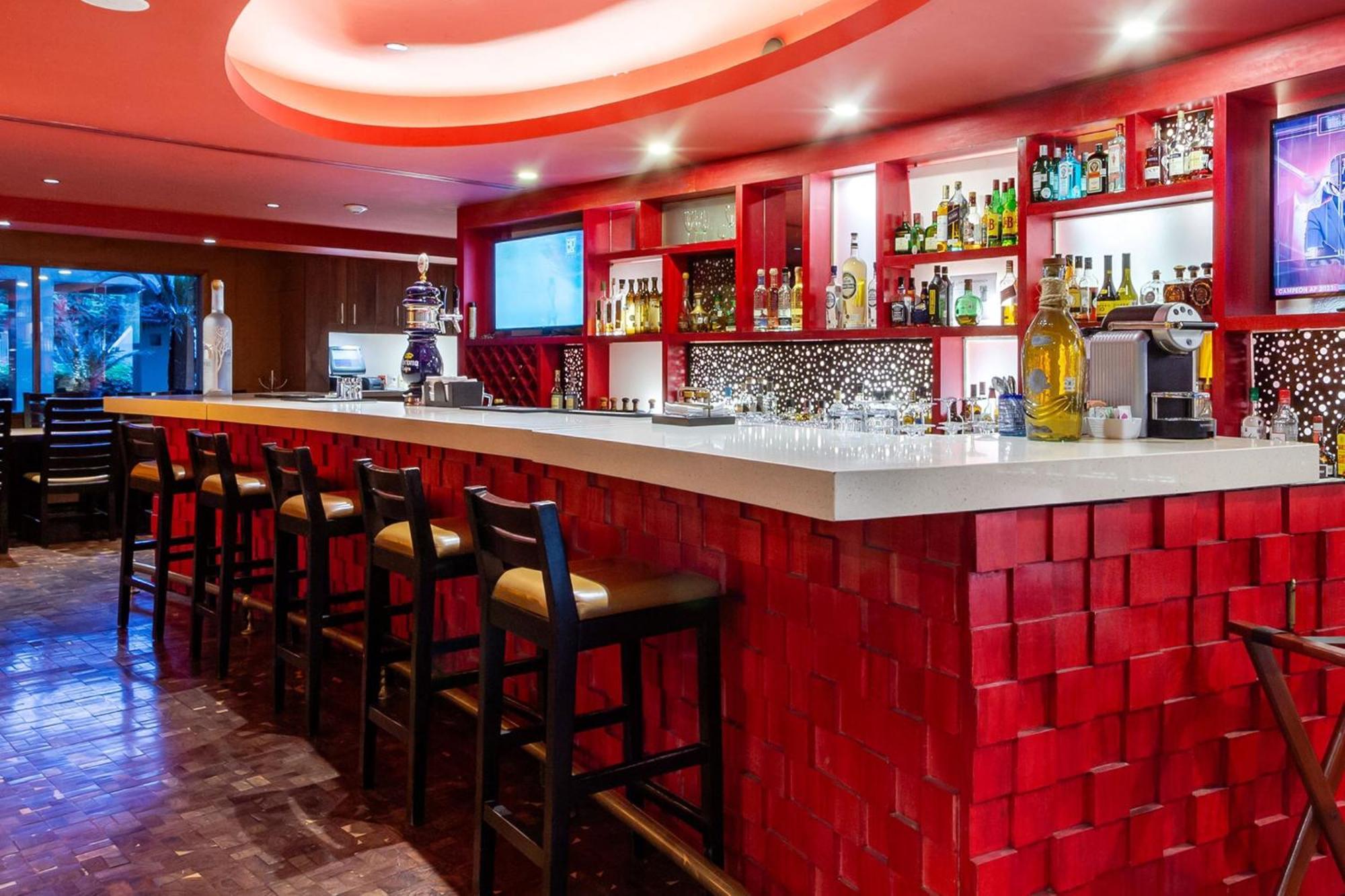 Camino Real Guadalajara Ξενοδοχείο Zapopan Εξωτερικό φωτογραφία The bar at the hotel