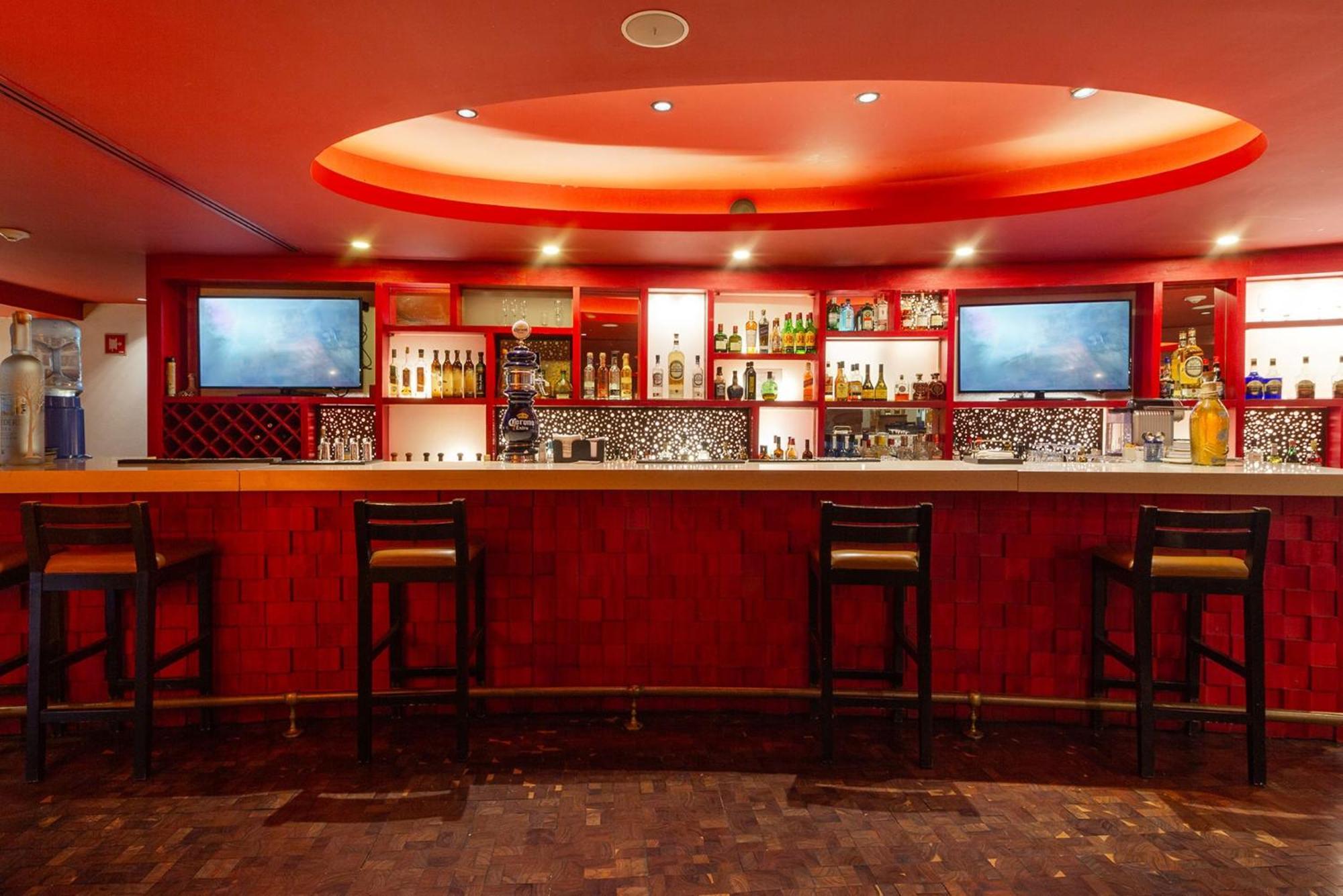 Camino Real Guadalajara Ξενοδοχείο Zapopan Εξωτερικό φωτογραφία The bar at the 19th floor